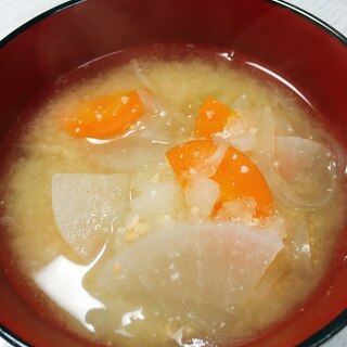 大根入り野菜沢山味噌汁